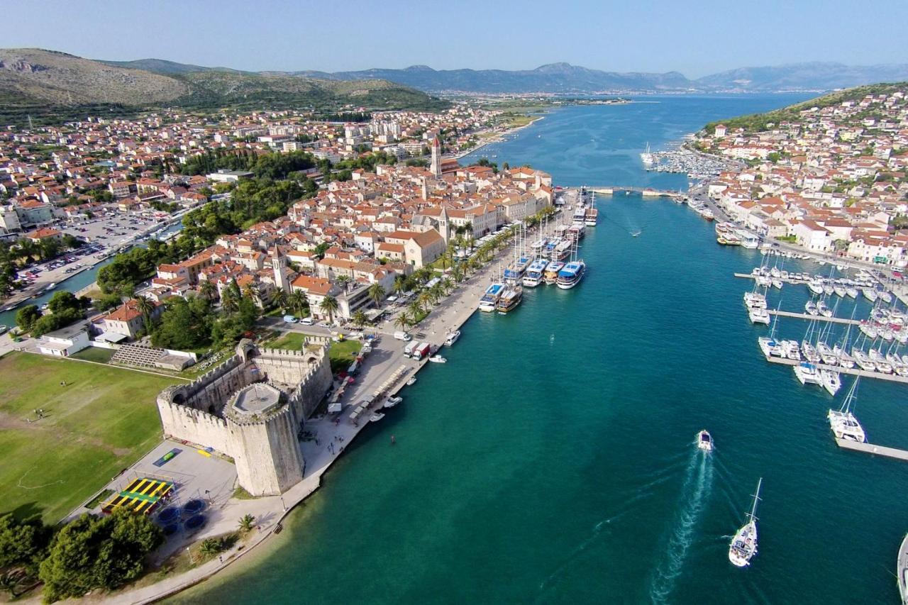 Apartments By The Sea Trogir - 15011 Dış mekan fotoğraf